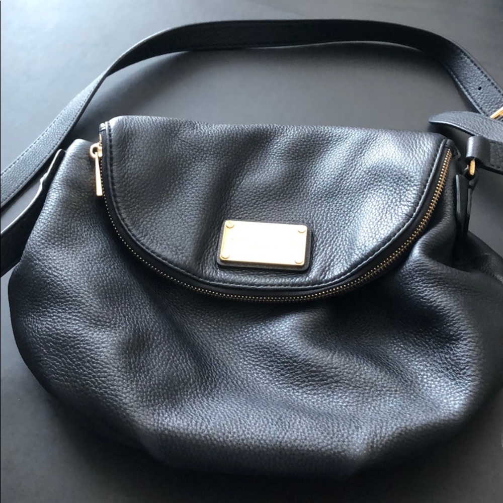 Marc Jacobs black leather purse